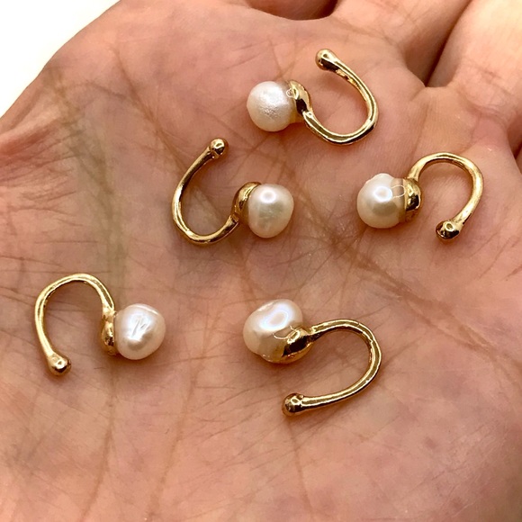 🤍BaubleBar Aleah Ear Cuff Set🤍 - Picture 4 of 7